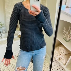 Lululemon reversible top size 6